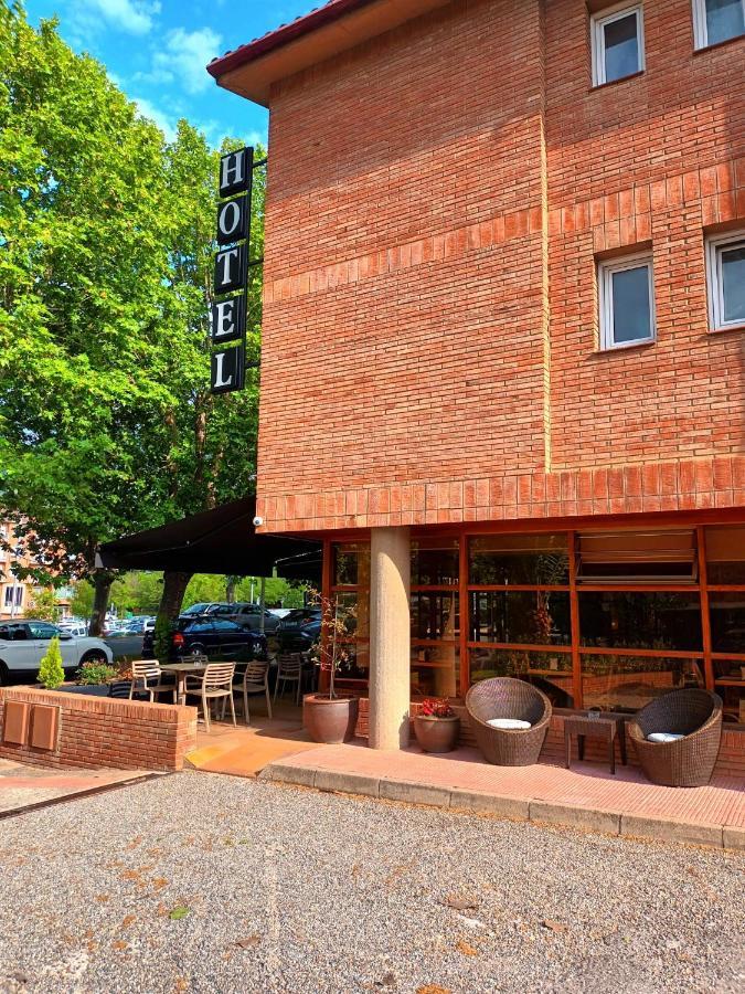 Hotel Estel Берга Екстериор снимка